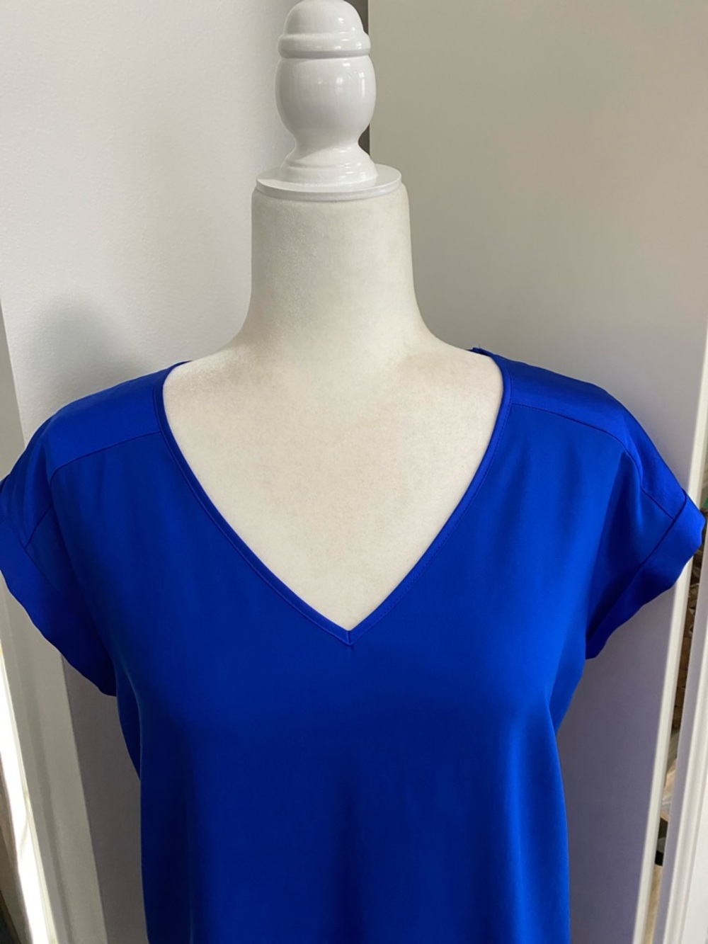 Express Royal Blue V-Neck Cap Sleeve Top Blouse - Picture 6 of 11